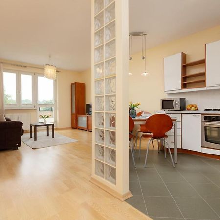 Spacious & Quiet 1 Bedroom Apartment In Pruszkow By Noclegi Renters Dış mekan fotoğraf