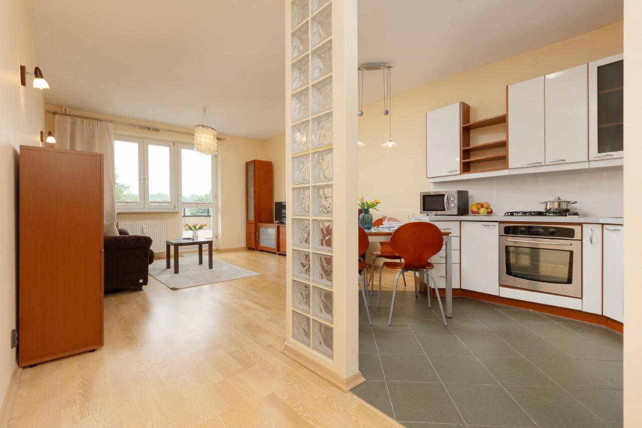Spacious & Quiet 1 Bedroom Apartment In Pruszkow By Noclegi Renters Dış mekan fotoğraf