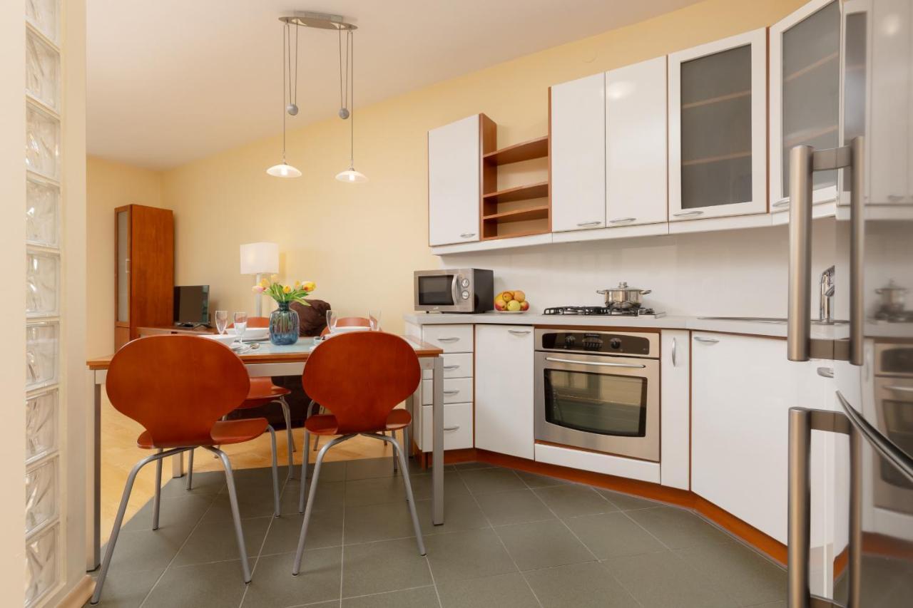 Spacious & Quiet 1 Bedroom Apartment In Pruszkow By Noclegi Renters Dış mekan fotoğraf